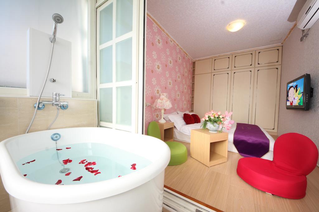 Avica Homestay Wujie Exterior foto